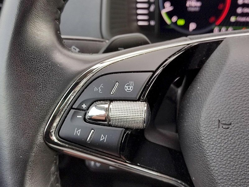 Škoda Karoq (2022) Ambition 1,5 Tsi DSG - fotka 28 z 35