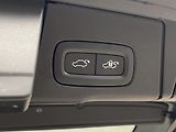 Volvo XC60 B4 AWD DARK PLUS AUT - náhled 32