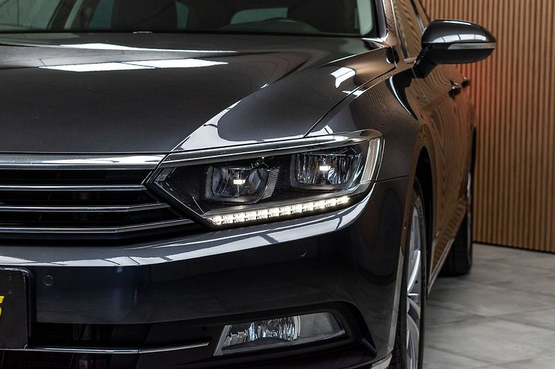Volkswagen Passat 2.0 TDI 110*DSG*KAMERY360*ACC* - fotka 37 z 43