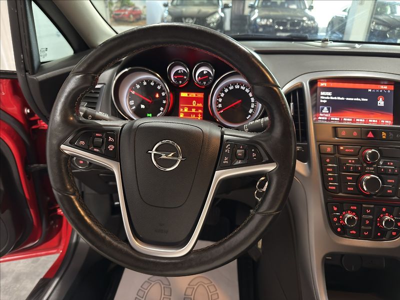 Opel Astra 1,4   T SPORT ENERGY BI-XENON - fotka 9 z 38