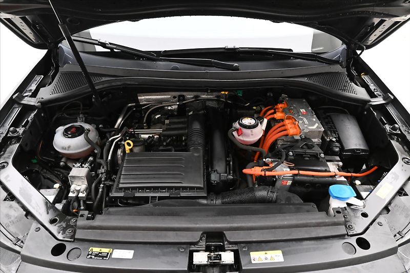 Volkswagen Tiguan 1,4 TSI eHybrid 110kW DSG Záru - fotka 9 z 33