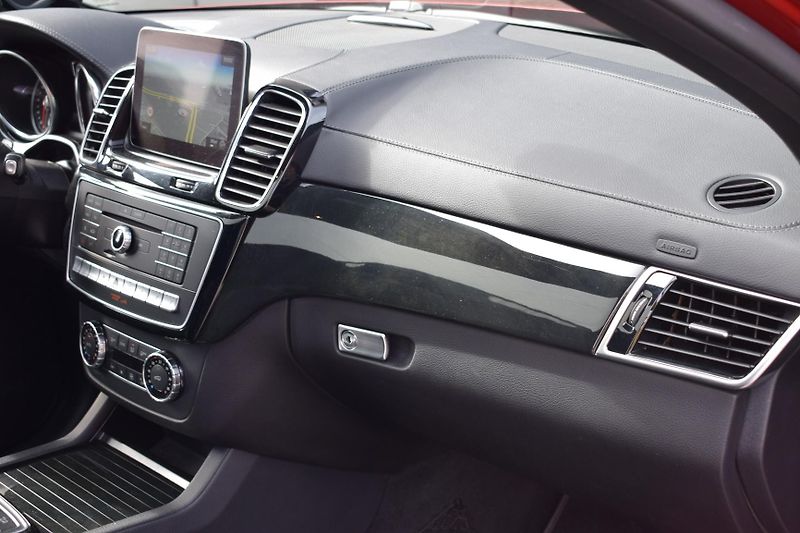 Mercedes-Benz GLE (2019) 350d AMG/Coupe/Tažné/KeyLess/ - fotka 37 z 40