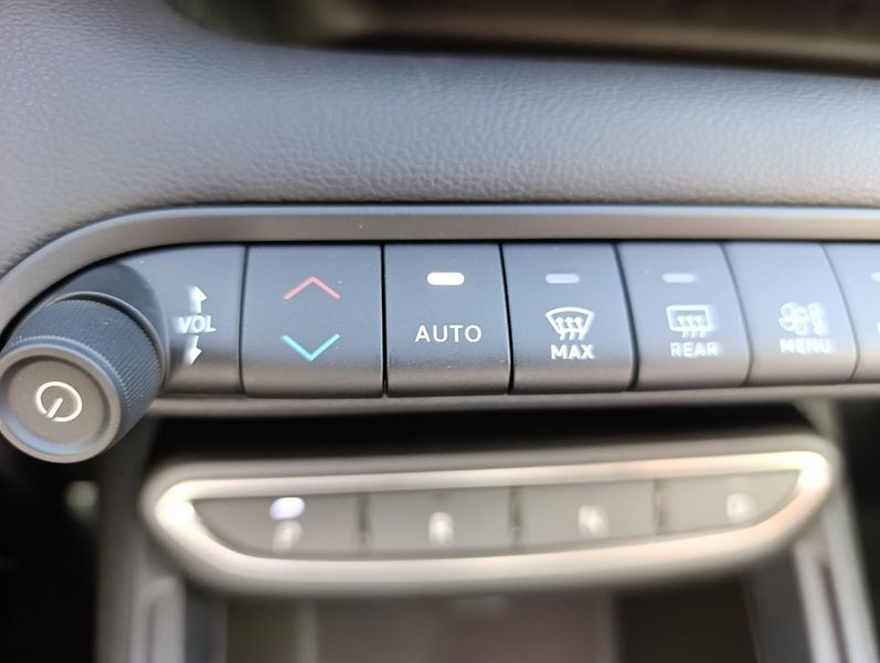 Jeep Avenger (2026) Altitude 1.2 Tur. e-Hybrid aut - fotka 20 z 29