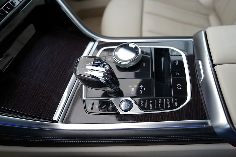 BMW Řada 8 M850i xDrive /Laser/530 PS - fotka 48 z 50