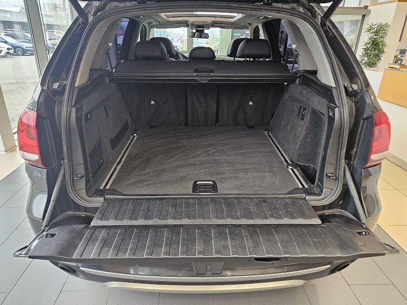 BMW X5 xDrive30d - fotka 5 z 23