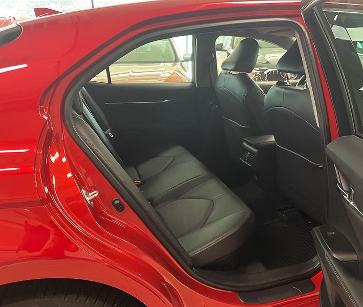 Toyota Camry 2.5 HEV, EXECUTIVE, ČR - fotka 12 z 28