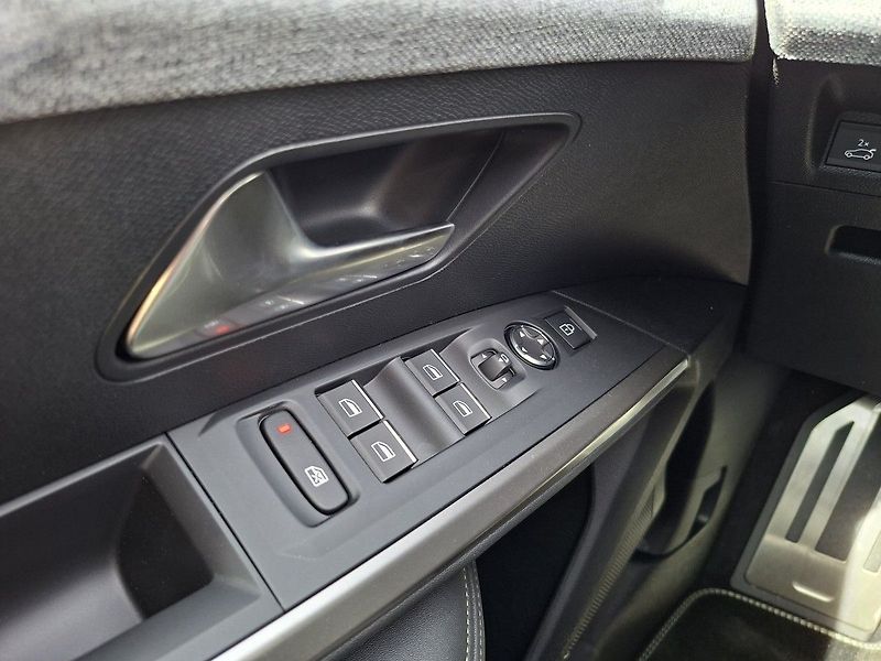Peugeot 5008 (2026) GT - SUMMER BLUE 145 e-DCS6 - fotka 29 z 30