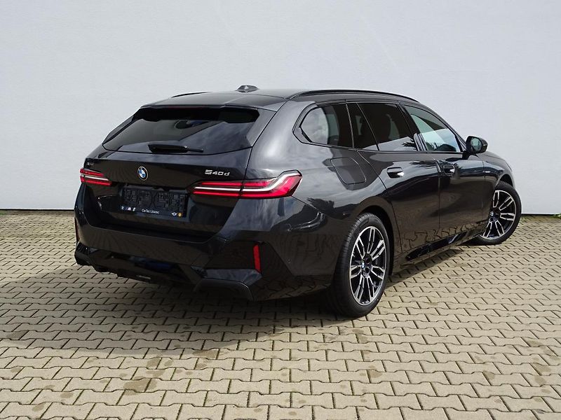 BMW Řada 5 540d xDrive Touring - fotka 3 z 6