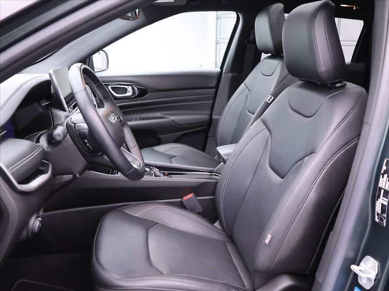 Jeep Compass 1,3 GSE 110kW 80th Anniversary - fotka 12 z 35