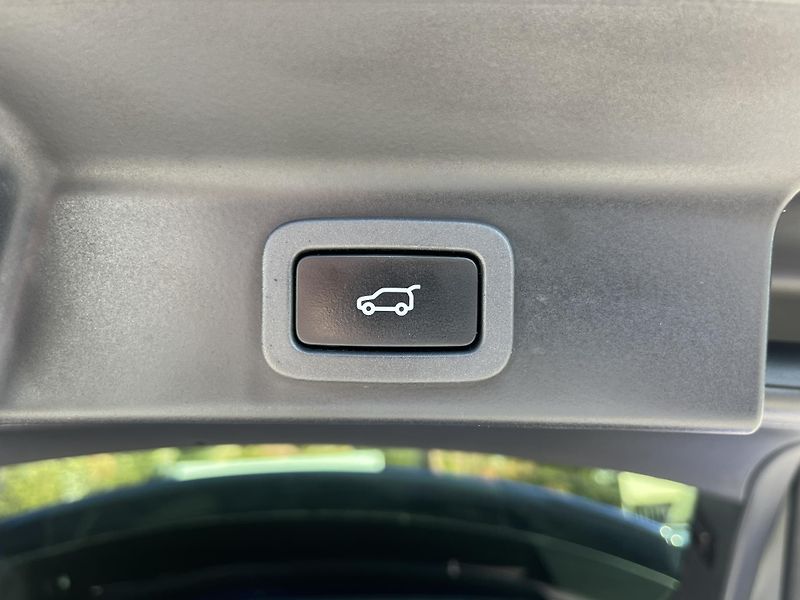 Jaguar F-Pace (2018) 2.0D 132kw AWD  - fotka 19 z 19