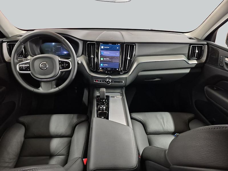 Volvo XC60 B5 AWD Ultra Dark VZDUCH TAŽNÉ - fotka 11 z 15