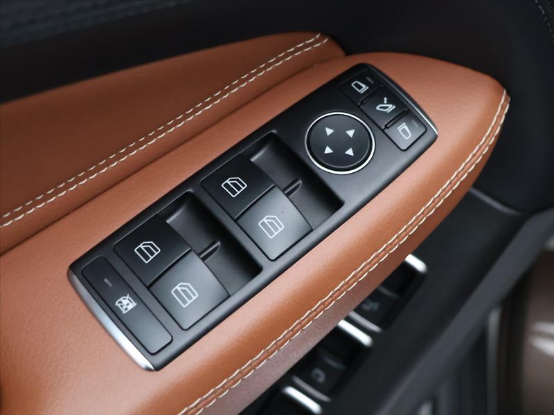 Mercedes-Benz GLS 3,0 350d 190kW AMG Sport DPH - fotka 18 z 45