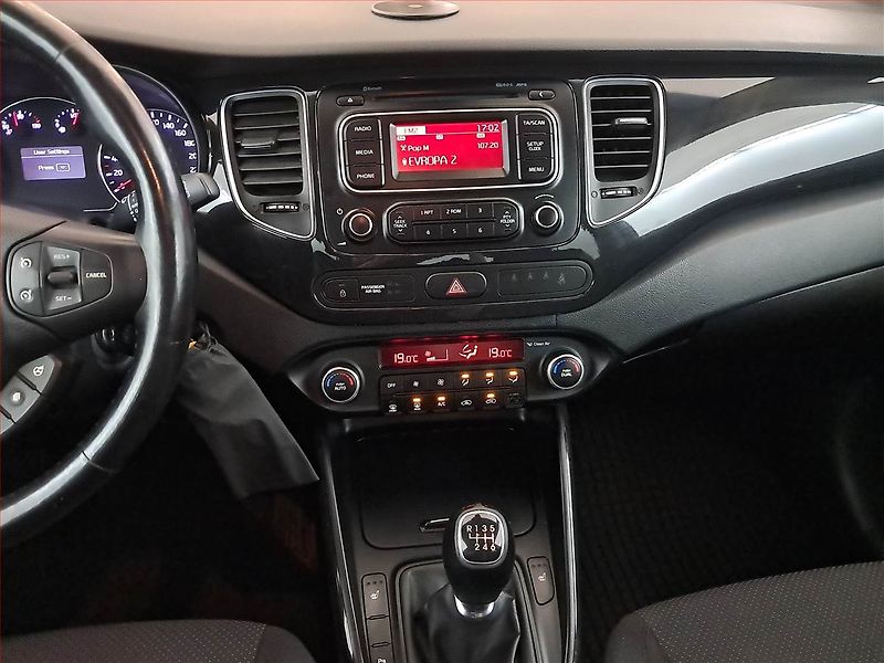 Kia Carens (2015) 2.0 GDI, Tempomat - fotka 12 z 16