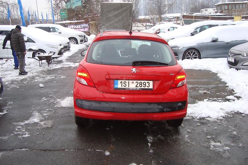 Peugeot 207 (2010) 1.4i, Zakoup.v ČR, Naj.70 Tis. - fotka 6 z 52
