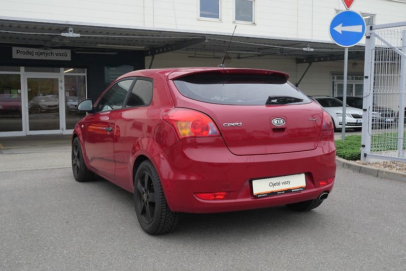 Kia Ceed - fotka 4 z 6