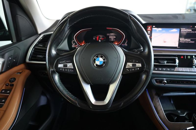 BMW X5 xDrive30d - fotka 18 z 27