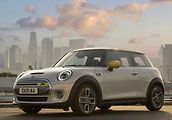 Mini Cooper SE je první elektromobil od britské automobilky