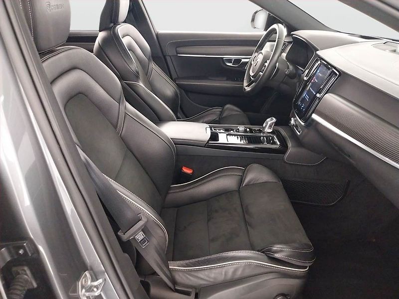 Volvo V90 (2019) T8 Twin Engine AWD - fotka 9 z 25