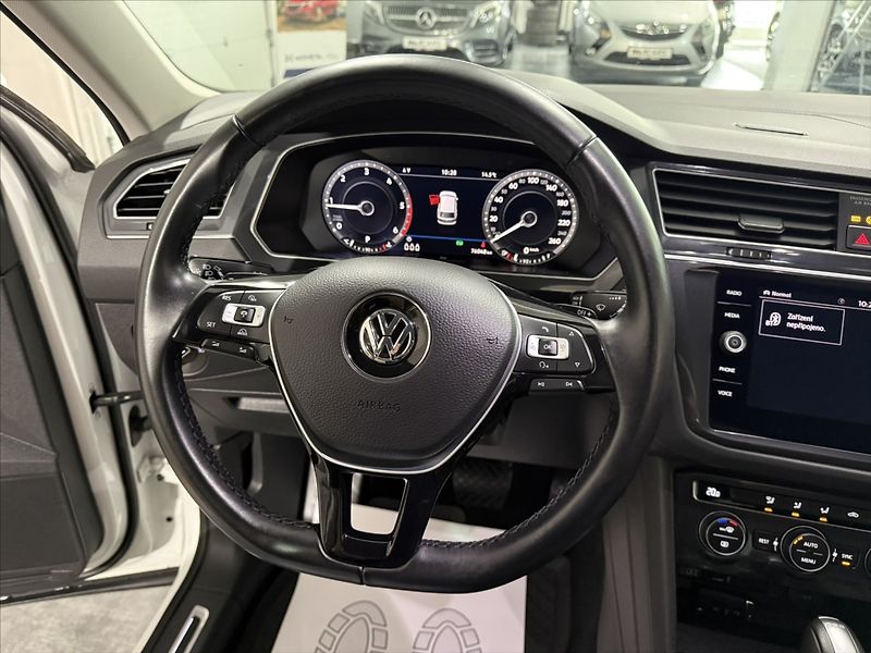 Volkswagen Tiguan 2,0   TDI 140KW HIGHLINE LED - fotka 9 z 38