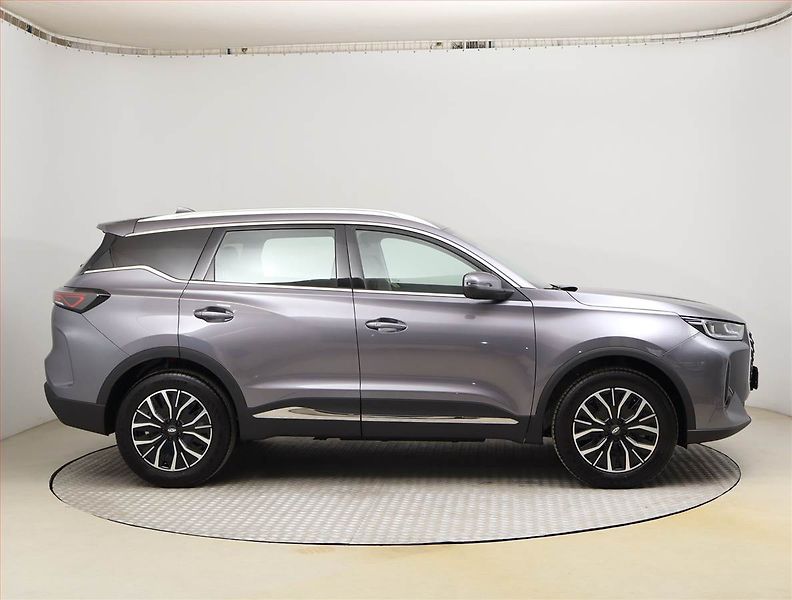 Chery Tiggo 7 (2026) 1.6 TGDI, LUXURY, Ad. tempomat - fotka 6 z 32