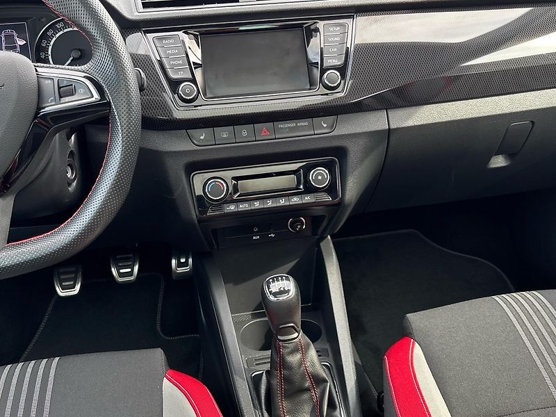 Škoda Fabia Monte Carlo - fotka 12 z 28