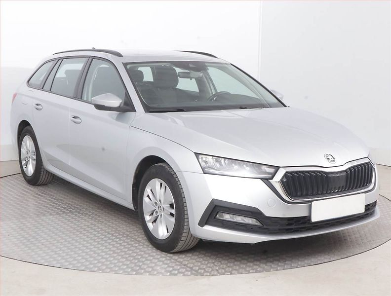 Škoda Octavia (2022) Ambition 2.0 TDI, ČR,1.maj - fotografie inzerátu