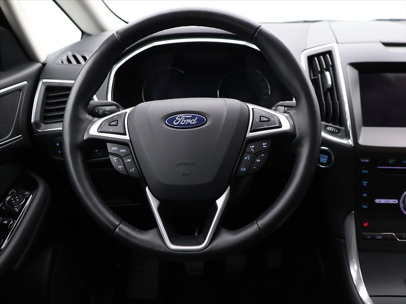 Ford S-MAX 2,0 TDCI 110kW Titanium Pano - fotka 15 z 27
