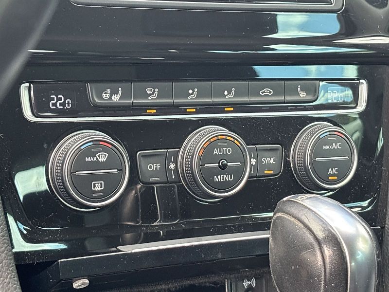 Volkswagen Golf Variant (2015) 1.4 TSI DSG Highline - fotka 14 z 33