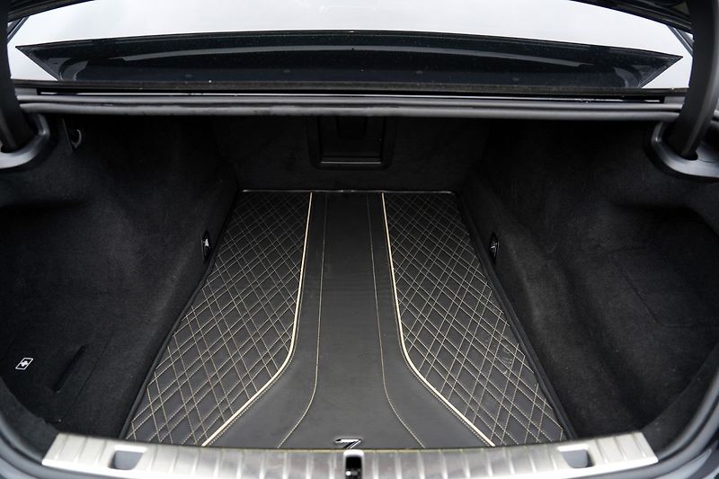 BMW Řada 7 740d xDrive/9AT/Lasery/Mpaket - fotka 12 z 50