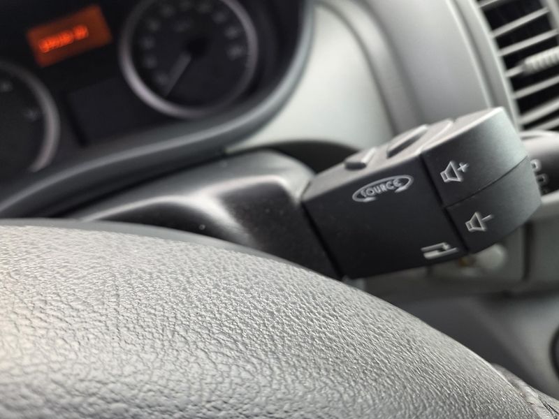Opel Vivaro (2011) 2.5 CDTI Tour Cosmo - fotka 28 z 35
