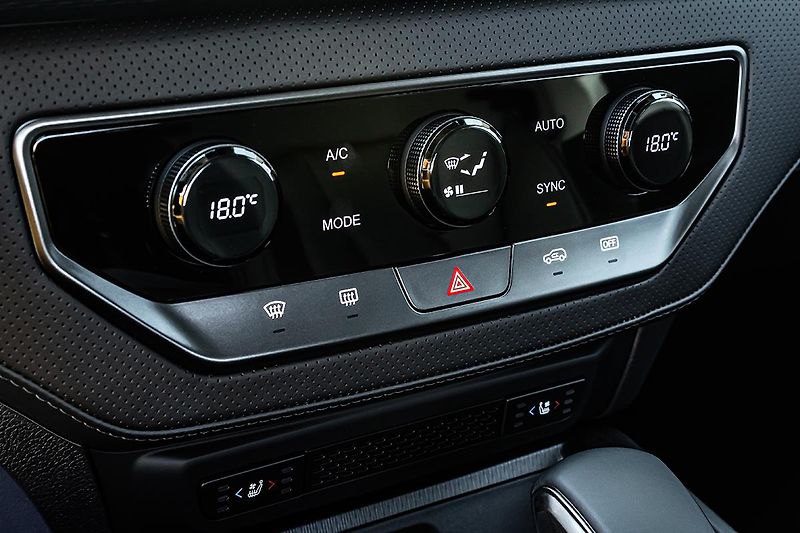 SsangYong Musso (2026) 2,2 e-XDI 4WD AT PREMIUM+  Gra - fotka 16 z 20