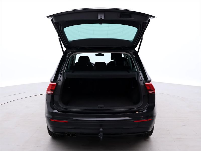 Volkswagen Tiguan 1,5 TSI 110kW LED Virtual Navi - fotka 9 z 39