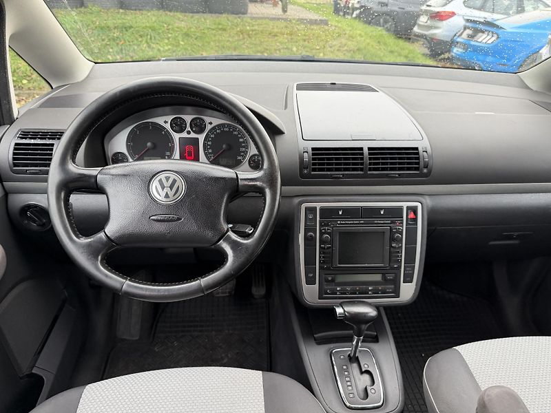 Volkswagen Sharan 1.9 TDI 7 MIST - fotka 14 z 26