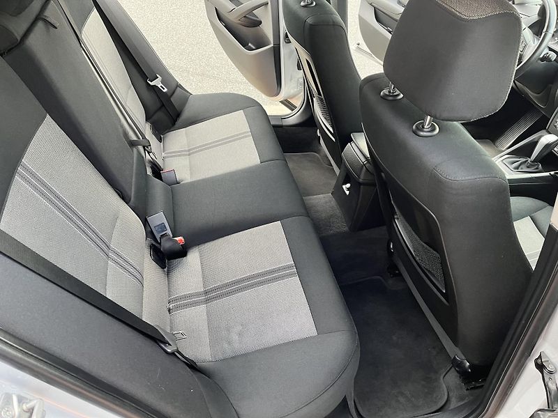 BMW X1 XDRIVE 18D - fotka 20 z 25