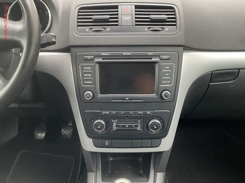 Škoda Yeti (2013) 1.4 TSi, Ambition, TZ, park - fotka 12 z 15