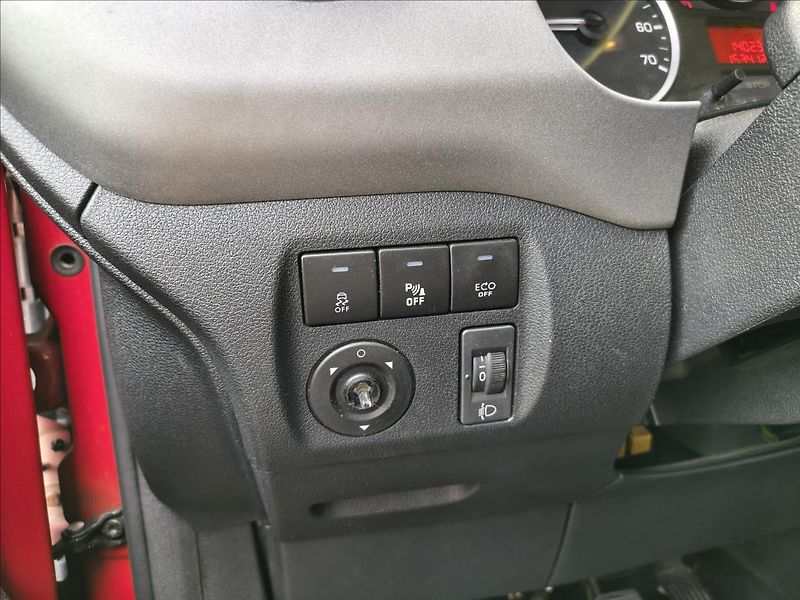 Citroën Berlingo 1,6   1,6 HDi SHINE - fotka 11 z 21