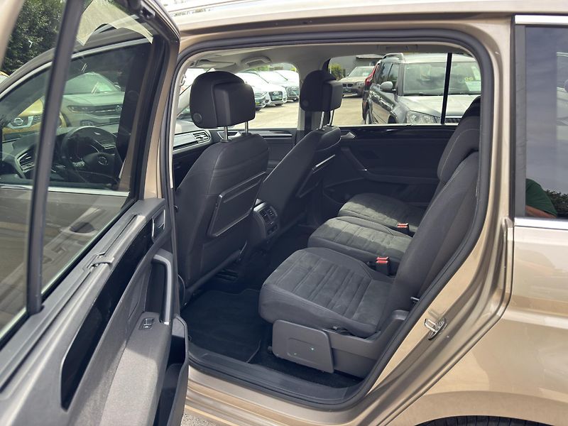 Volkswagen Touran - fotka 5 z 7