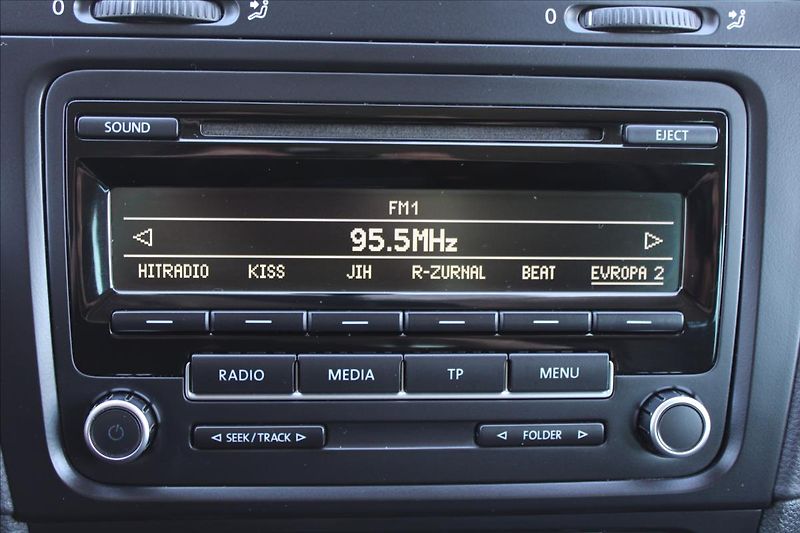 Volkswagen Golf 2,0 TDI  TAŽNÉ,SERVIS,MATCH - fotka 11 z 38