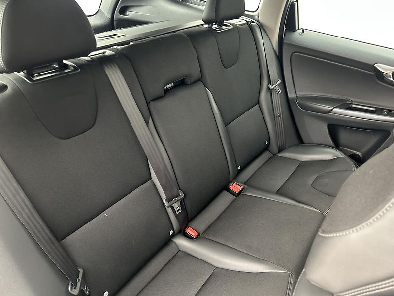 Volvo XC60 2.0 T5 Sumum - fotka 13 z 62
