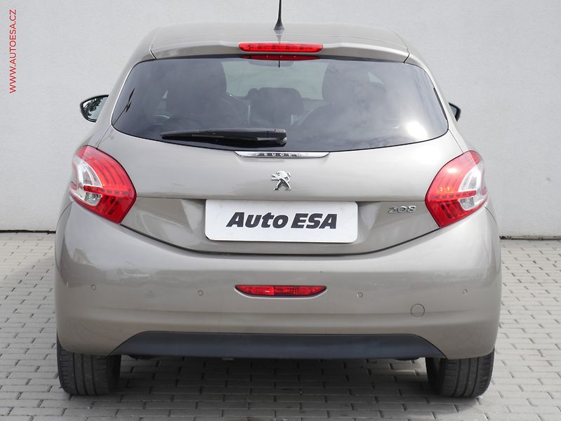 Peugeot 208 (2014) 1.6i, ČR, autoAC, temp - fotka 5 z 15