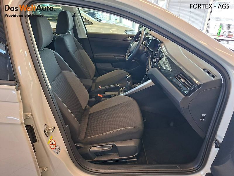 Volkswagen Taigo (2022) 1.0 TSI,81kW,Park.kamera - fotka 15 z 27