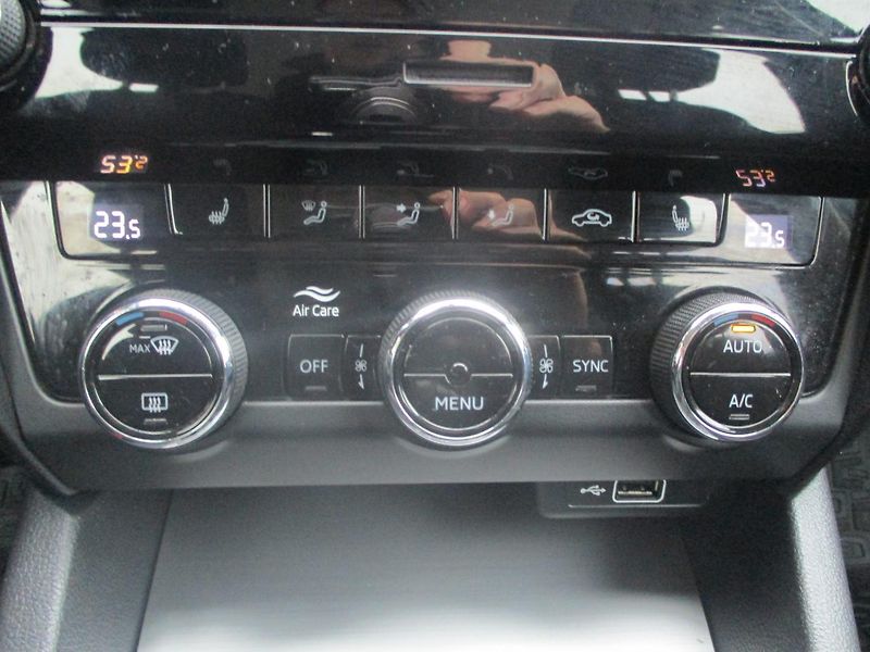 Škoda Octavia 1.6 TDi  - fotka 23 z 31