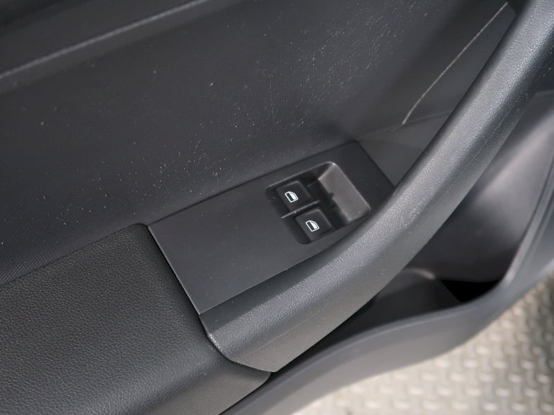 Škoda Rapid (2015) AMBITION 1.2TSI 77KW PANORAMA - fotka 25 z 28