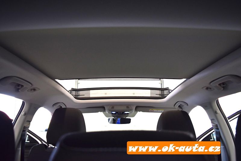 Škoda Octavia 2.0 TDI STYLE PLUS MATRIX DSG  - fotka 25 z 77