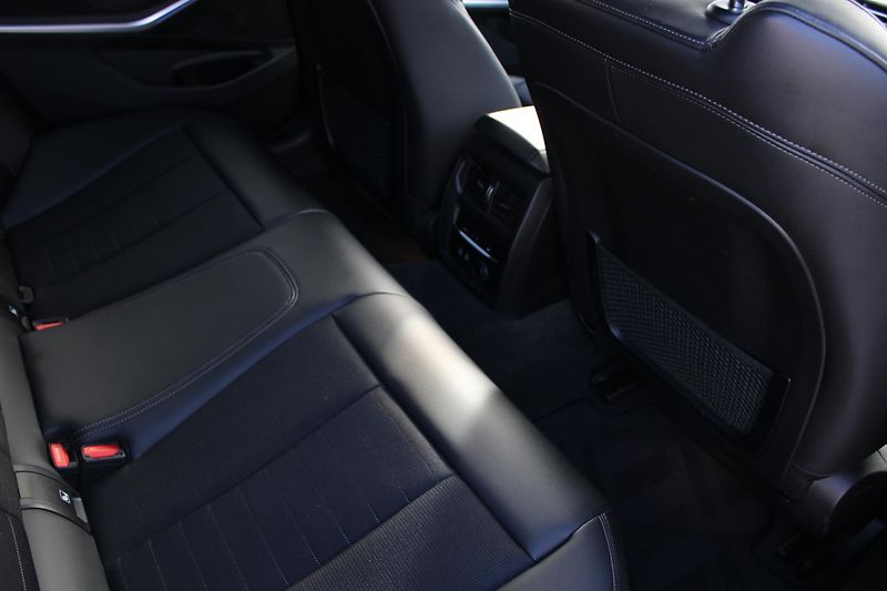 BMW Řada 3 (2019) 320d KŮŽE LED AUTOMAT TEMPOMAT - fotka 15 z 26