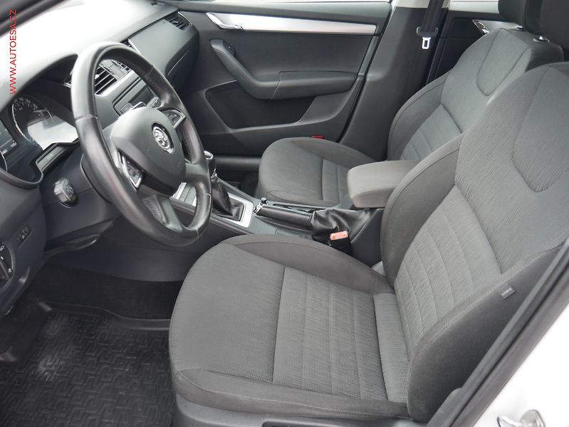 Škoda Octavia (2014) 1.2 TSi, ČR, Elegance - fotka 9 z 20