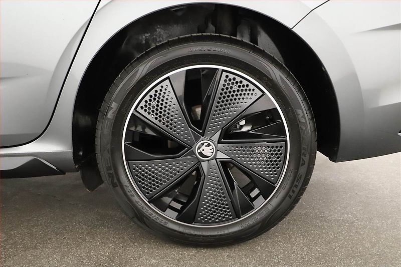Škoda Scala (2025) 1.0 TSI, MONTE CARLO, DPH - fotka 11 z 18