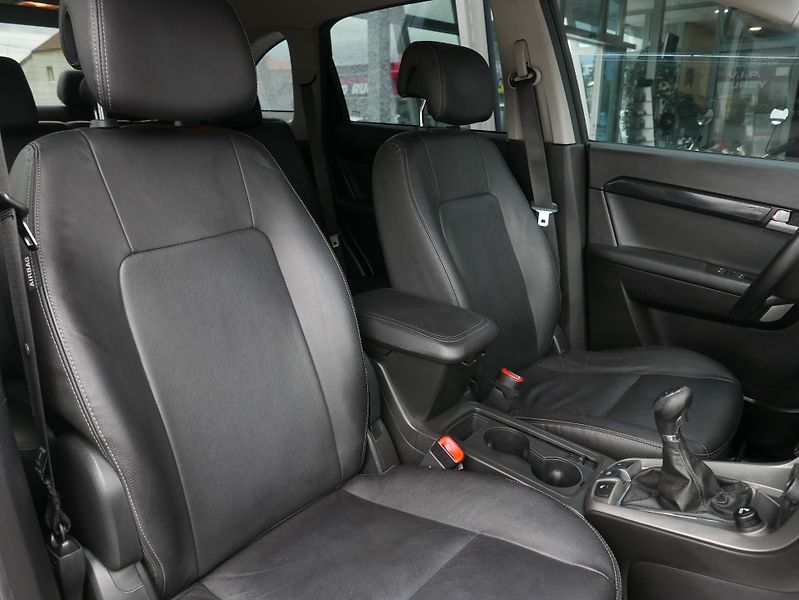 Chevrolet Captiva 2,2 Td 120kW Navi REZERVACE - fotka 20 z 35