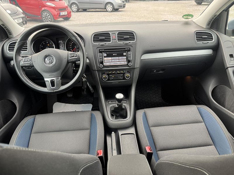 Volkswagen Golf 1.2TSi,rezervace - fotka 25 z 41