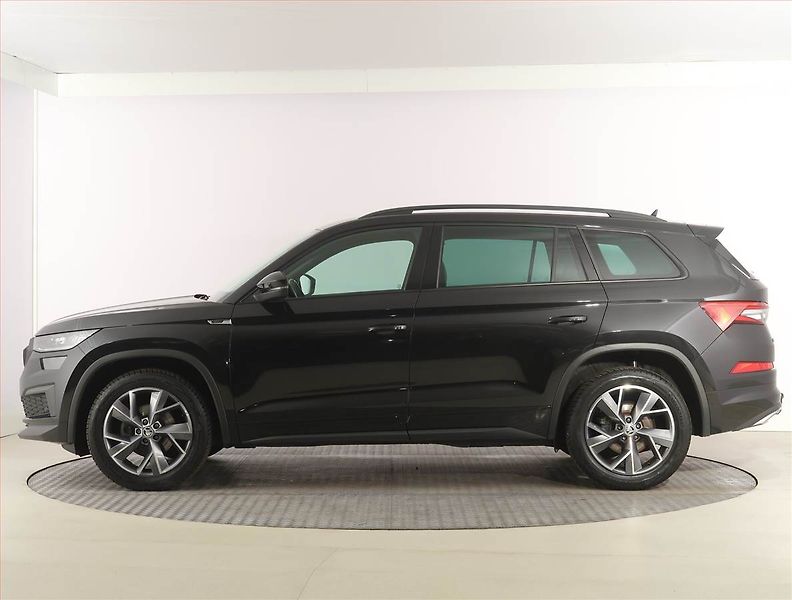 Škoda Kodiaq (2022) Sportline 1.5 TSI, digi klima - fotka 3 z 29